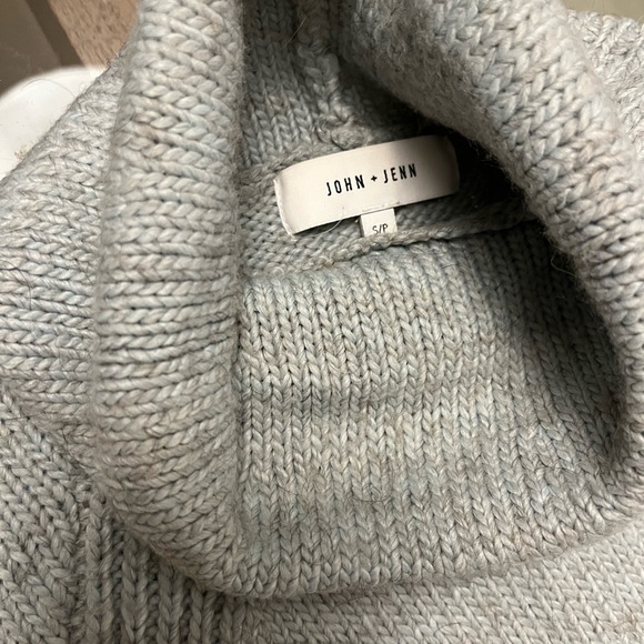 John & Jenn Sweater - Picture 4 of 6